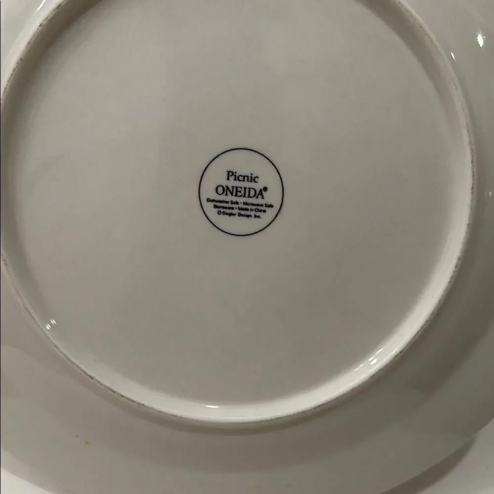 Picnic Oneida White Geometric Dinnerware Serving Platter Plate 12 1/4 In Round